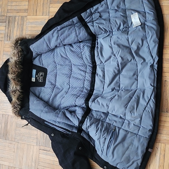 Wind River parka - Picture 2 of 6
